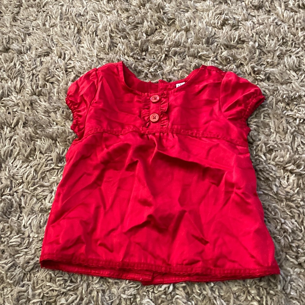 Old navy girl top size 3t used once